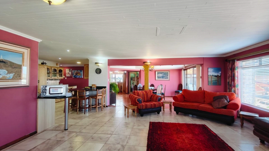 7 Bedroom Property for Sale in Bayview Western Cape